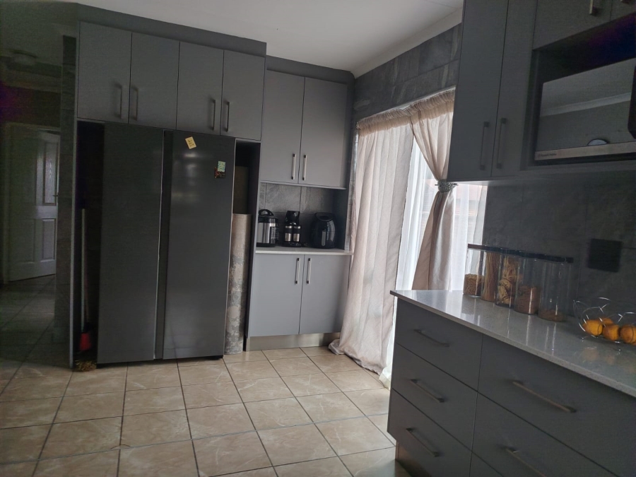 3 Bedroom Property for Sale in Waterkloof North West
